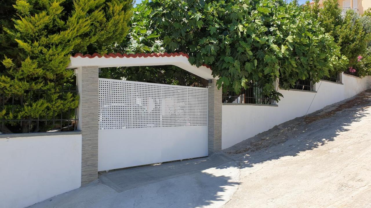 Deluxe Apartment Near The Airport Adults Only Porto Rafti Bagian luar foto