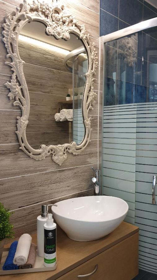 Deluxe Apartment Near The Airport Adults Only Porto Rafti Bagian luar foto